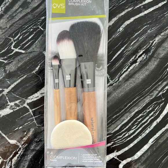 4pcs  Complexion Brush Kit - Picture 4 of 5